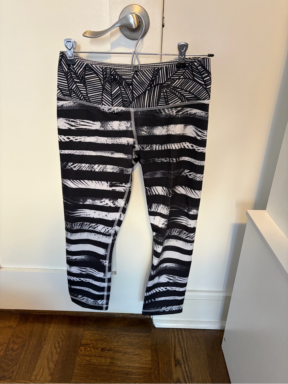 lululemon athletica Black & White Patterned Crop Leggings